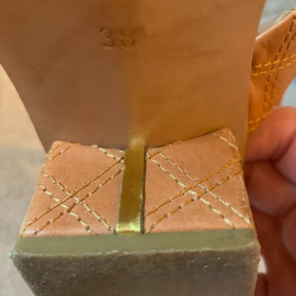 Marc Jacobs Leather Block Heel Embroidered Ankle Strap Sandals 8 - Picture 11 of 12